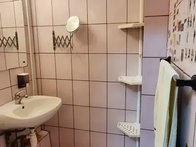 baie cu cabina dus vanzare cumparare apartament Sector 5 București